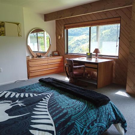 Waiotemarama Falls Lodge Опонони Экстерьер фото