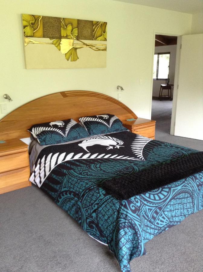 Waiotemarama Falls Lodge Опонони Экстерьер фото